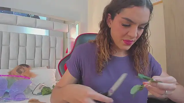 Snapshot of mariiahneedles chatting on November 1, 8:25 pm mariiahneedles online show from November 1, 8:25 pm