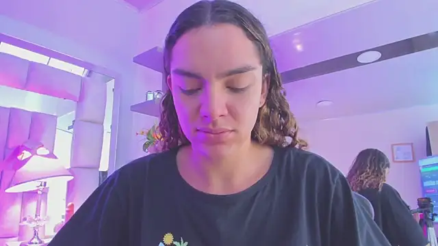mariiahneedles online show from May 24, 6:52 pm