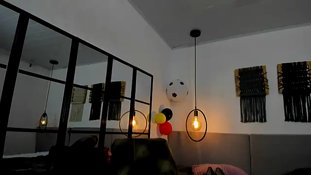 Snapshot of Sweet_camille chatting on July 8, 2:24 am Sweet camille online show from July 8, 2:24 am