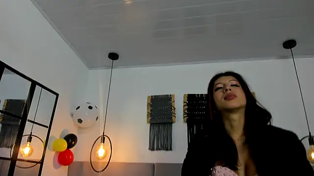 Snapshot of Sweet_camille chatting on July 6, 2:18 am Sweet camille online show from July 6, 2:18 am