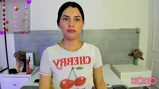 Snapshot of DulceColeman chatting on June 12, 11:19 am DulceColeman online show from June 12, 11:19 am