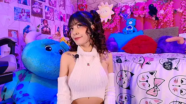 Snapshot of Alicebenett chatting on July 16, 10:18 pm Alicebenett online show from July 16, 10:18 pm