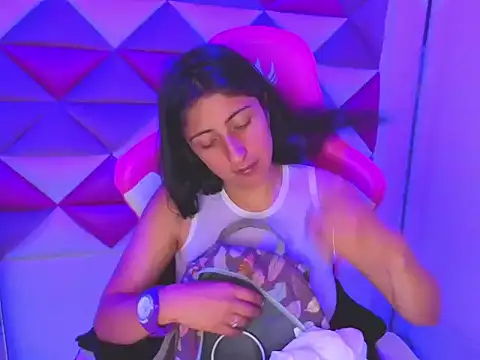 Snapshot of Cameron_cutte chatting on December 19, 3:54 am Cameron cutte online show from December 19, 3:54 am