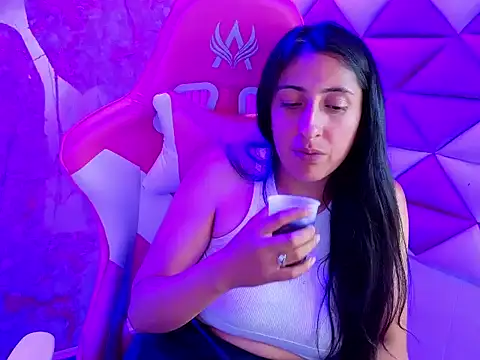 Snapshot of Cameron_cutte chatting on February 20, 6:26 am Cameron cutte online show from February 20, 6:26 am