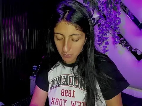 Snapshot of Cameron_cutte chatting on December 21, 3:30 am Cameron cutte online show from December 21, 3:30 am