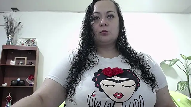 Snapshot of Aleia_Taylor chatting on June 25, 3:48 am Aleia Taylor online show from June 25, 3:48 am
