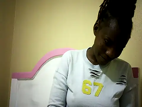 Snapshot of Pierra77 chatting on September 19, 11:14 am Pierra77 online show from September 19, 11:14 am