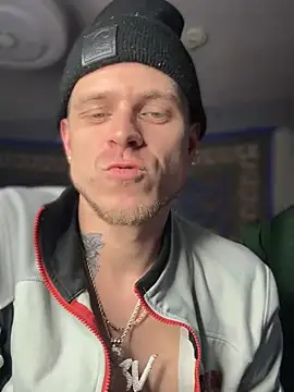 Snapshot of traejddd chatting on September 18, 3:42 am traejddd online show from September 18, 3:42 am