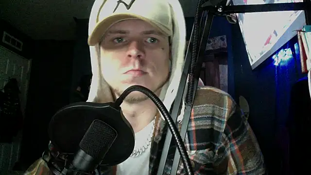 traejddd online show from May 22, 7:23 pm