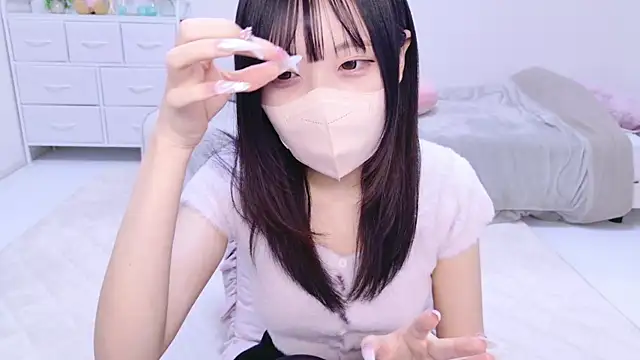 Suzu ch xx online show from February 11, 7:05 pm