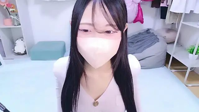 Suzu ch xx online show from April 17, 1:47 pm