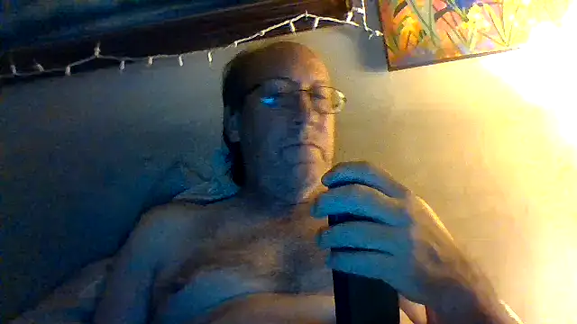 Snapshot of hornyrich69 chatting on June 29, 5:14 am hornyrich69 online show from June 29, 5:14 am