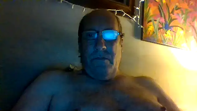 Snapshot of hornyrich69 chatting on June 15, 4:45 am hornyrich69 online show from June 15, 4:45 am