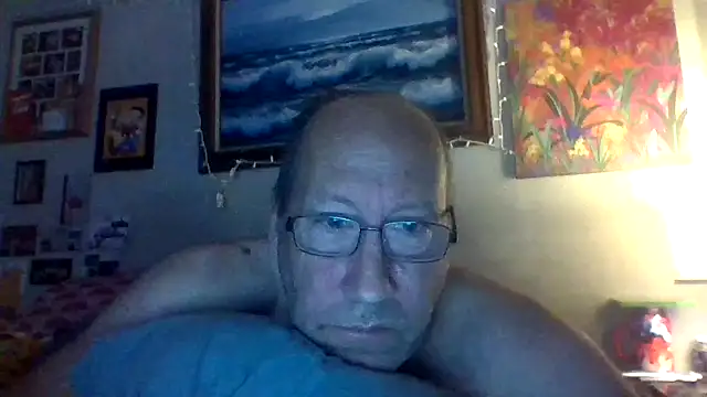 Snapshot of hornyrich69 chatting on January 10, 4:52 am hornyrich69 online show from January 10, 4:52 am