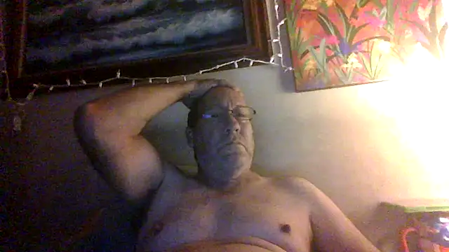 Snapshot of hornyrich69 chatting on February 20, 6:37 am hornyrich69 online show from February 20, 6:37 am