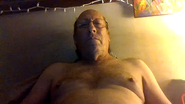 Snapshot of hornyrich69 chatting on July 19, 3:26 am hornyrich69 online show from July 19, 3:26 am
