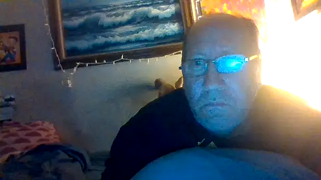 Snapshot of hornyrich69 chatting on February 15, 8:02 am hornyrich69 online show from February 15, 8:02 am