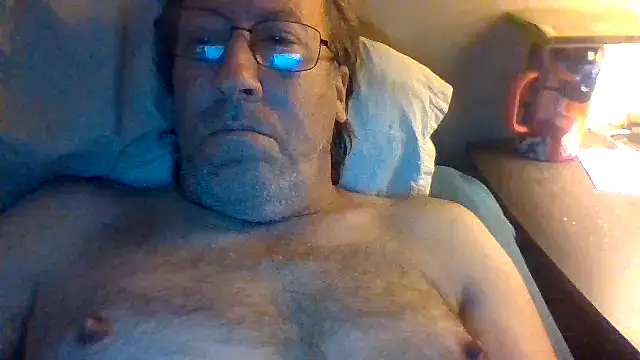 Snapshot of hornyrich69 chatting on July 5, 4:52 am hornyrich69 online show from July 5, 4:52 am