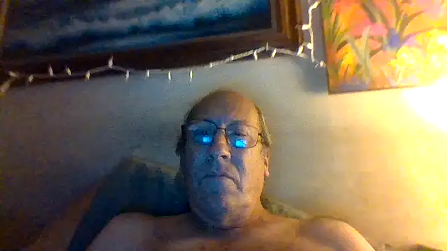 Snapshot of hornyrich69 chatting on July 27, 5:47 am hornyrich69 online show from July 27, 5:47 am
