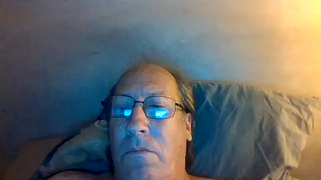 Snapshot of hornyrich69 chatting on July 17, 4:53 am hornyrich69 online show from July 17, 4:53 am
