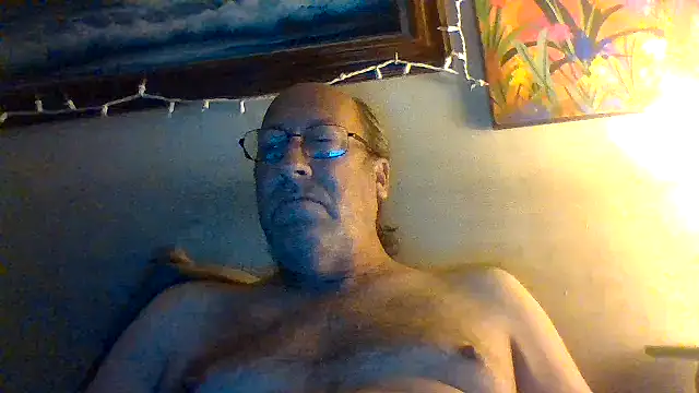 Snapshot of hornyrich69 chatting on July 25, 7:16 am hornyrich69 online show from July 25, 7:16 am