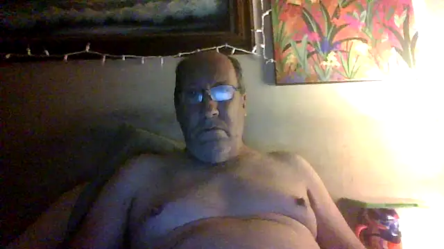 Snapshot of hornyrich69 chatting on February 15, 5:52 am hornyrich69 online show from February 15, 5:52 am