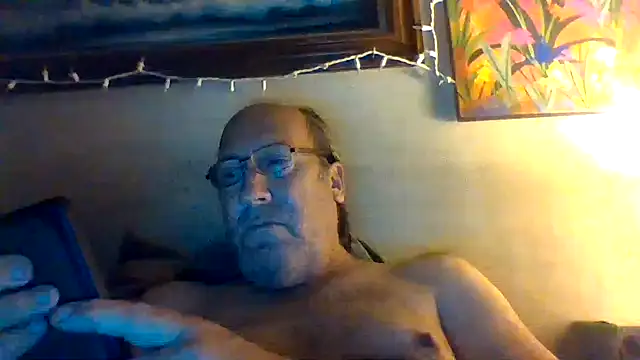 Snapshot of hornyrich69 chatting on June 14, 4:35 am hornyrich69 online show from June 14, 4:35 am