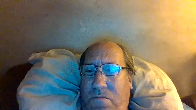Snapshot of hornyrich69 chatting on June 24, 5:28 am hornyrich69 online show from June 24, 5:28 am