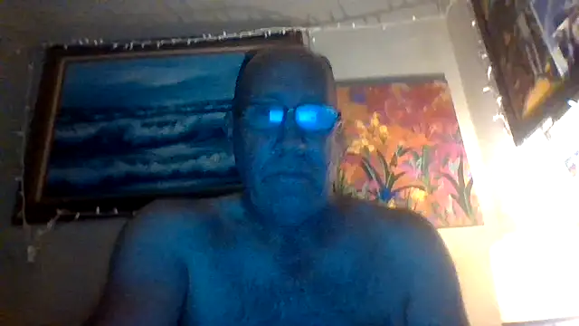Snapshot of hornyrich69 chatting on November 30, 4:57 am hornyrich69 online show from November 30, 4:57 am