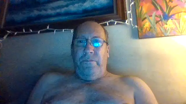 Snapshot of hornyrich69 chatting on February 4, 7:03 am hornyrich69 online show from February 4, 7:03 am