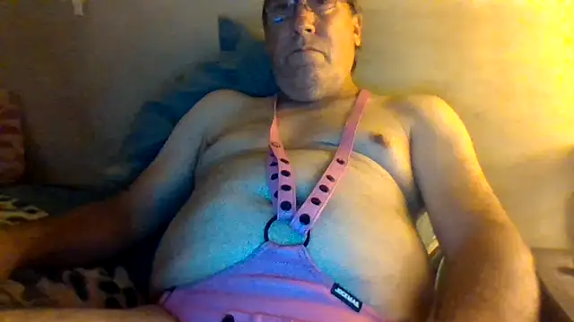 hornyrich69 online show from April 20, 3:09 am