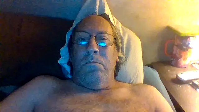 Snapshot of hornyrich69 chatting on July 4, 5:14 am hornyrich69 online show from July 4, 5:14 am