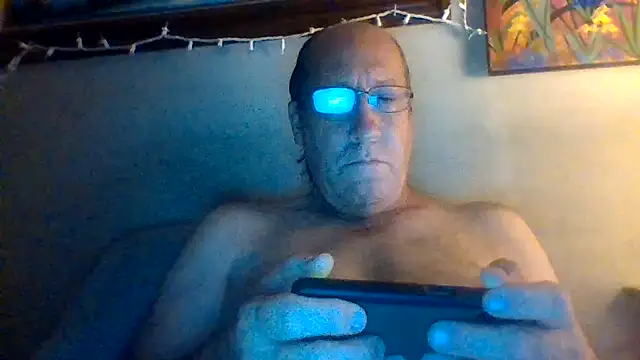 hornyrich69 online show from September 18, 3:31 am
