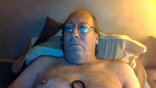 Snapshot of hornyrich69 chatting on July 2, 5:02 am hornyrich69 online show from July 2, 5:02 am