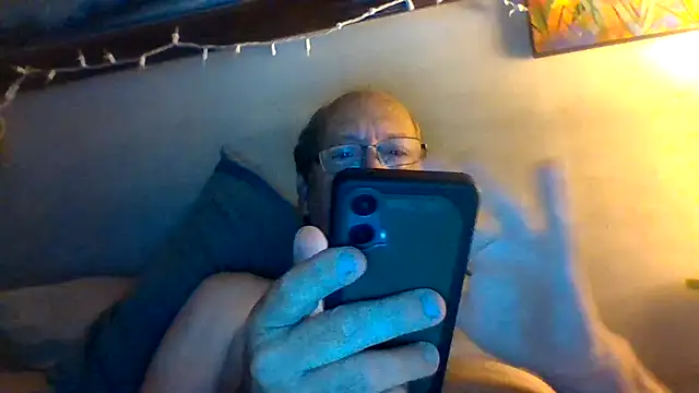 hornyrich69 online show from May 9, 3:54 am