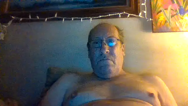 Snapshot of hornyrich69 chatting on February 28, 4:56 am hornyrich69 online show from February 28, 4:56 am