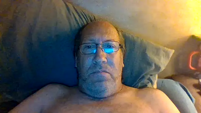 hornyrich69 online show from May 28, 3:58 am