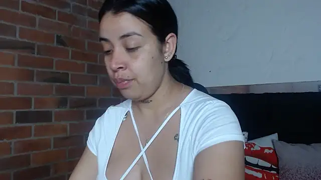 salome  hills1 online show from January 14, 7:06 pm