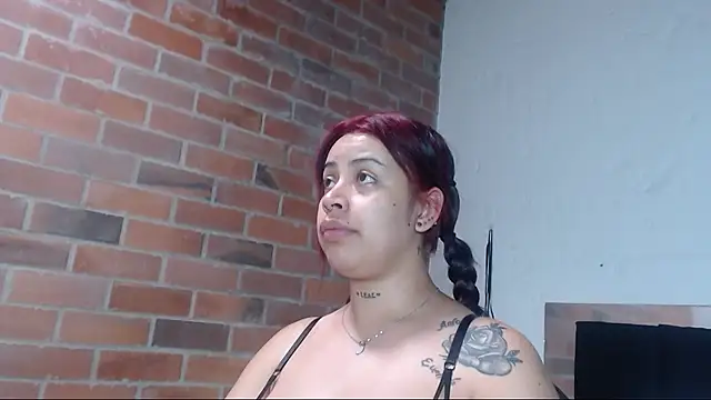 salome  hills1 online show from February 24, 7:52 pm