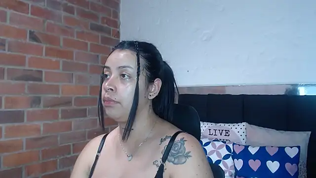 salome  hills1 online show from February 11, 7:14 pm