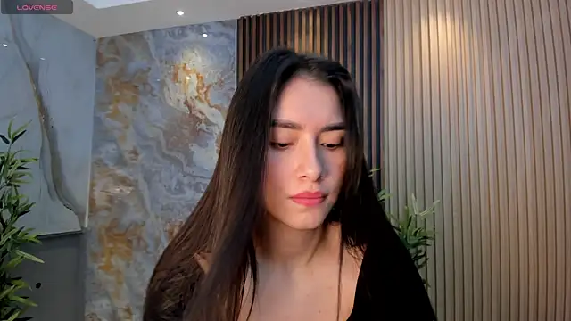 Snapshot of Emmaa_Robertss chatting on October 12, 3:13 pm Emmaa Robertss online show from October 12, 3:13 pm
