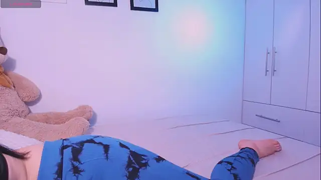 DannaHyde online show from November 6, 7:29 pm