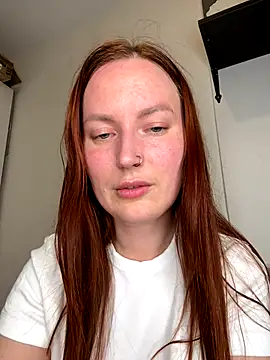 EmmaWarren online show from October 24, 5:45 pm