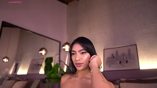IzzyWild online show from April 29, 10:52 am
