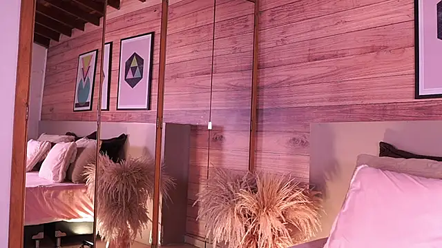 IzzyWild online show from January 8, 11:27 am