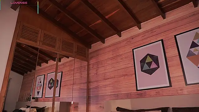 Snapshot of IzzyWild chatting on November 28, 10:15 am IzzyWild online show from November 28, 10:15 am