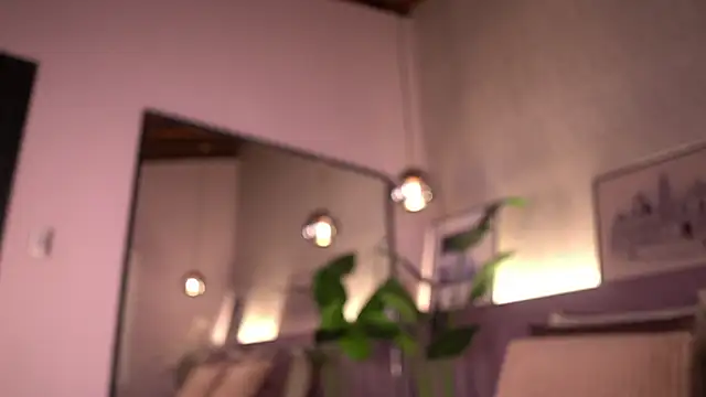 IzzyWild online show from April 18, 10:50 am