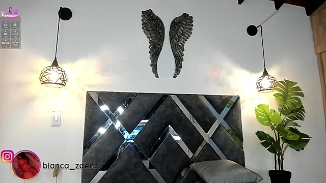 Snapshot of Bianca_zaens2 chatting on February 6, 12:01 pm Bianca zaens2 online show from February 6, 12:01 pm
