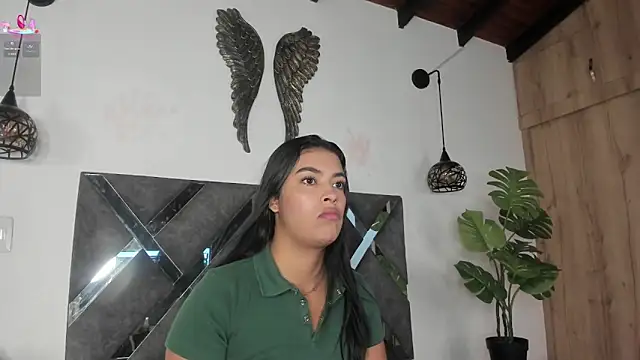 Snapshot of Bianca_zaens2 chatting on February 14, 12:05 pm Bianca zaens2 online show from February 14, 12:05 pm