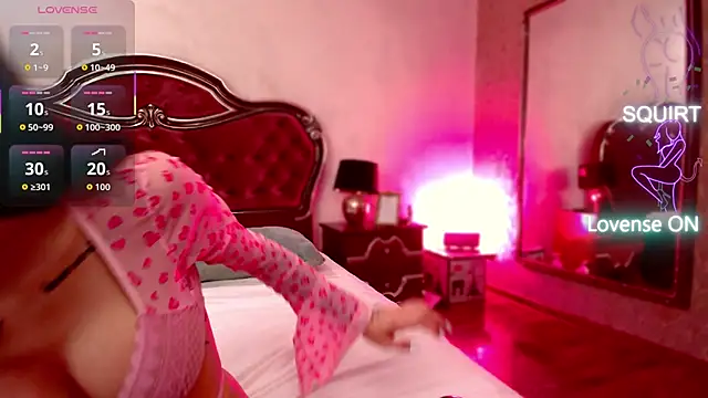 StacyLight online show from April 3, 5:30 pm